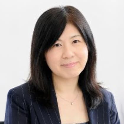 秦 由佳